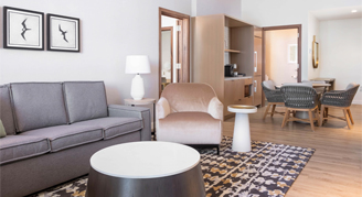 Kai Ocean-View Alii Suite living room