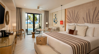 Preferred Club Junior Suite Oceanfront King room