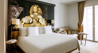 Supreme room with painted wall