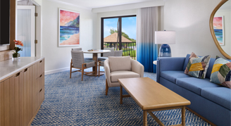 Signature Oceanfront Suite - One King Bed living room area