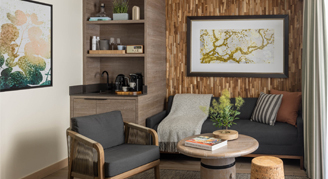 Casa Mani Resort Napa Valley, Curio Collection by Hilton standard room 1 bed.