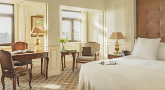 Supreme Triple room neutral tone