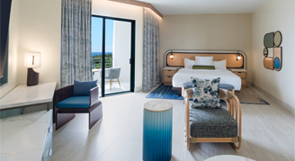 Pool-View Junior Suite - One King Bed