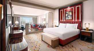 New Remodeled Luxury Strip-View Suite - One King Bed