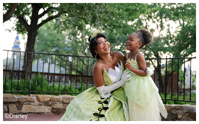 Tiana meeting a young girl dressed as her